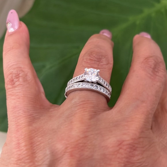 14k Solid Real white gold 2pc engagement ring - Picture 9 of 17